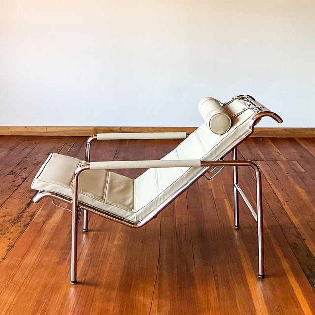 Mid-Century Modern 1990s Attributed to Gabriele Mucchi Genni Chrome and Bone Leather Lounge Chair for Zanotta For Sale - Image 3 of 10