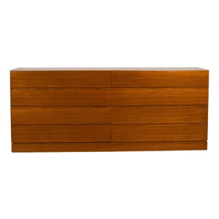 1960s Danish Modern Long Teak Dresser by Vinde Mobelfabrik For Sale