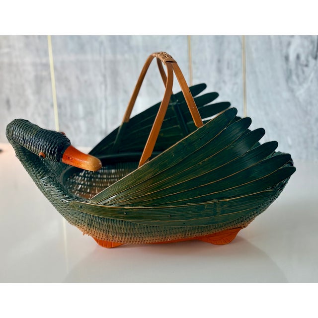 Vintage Chinese Green Folk Art Swan Hand-Woven Wicker Basket With Bamboo Handle For Sale - Image 13 of 13