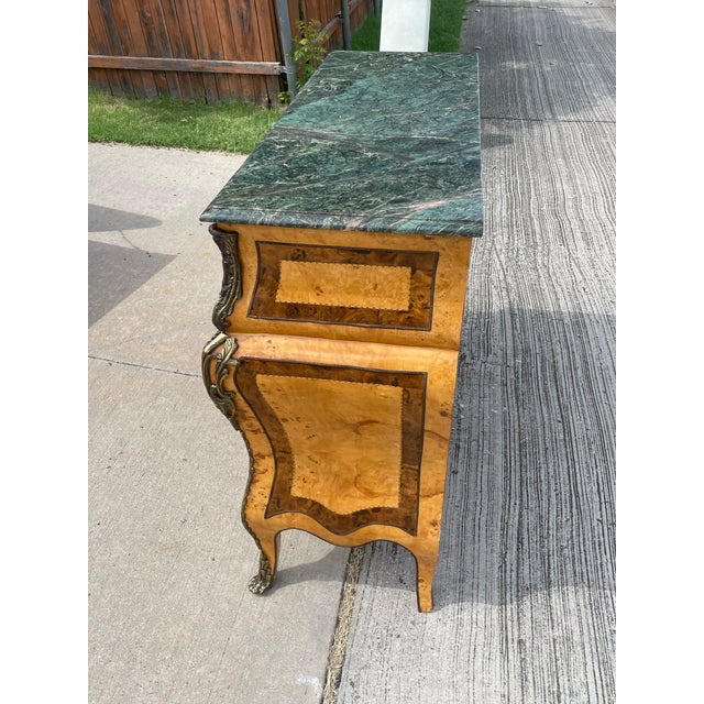 Antique Italian Burlwood Bombe Commode Ormolu Green Marble For Sale In Dallas - Image 6 of 11