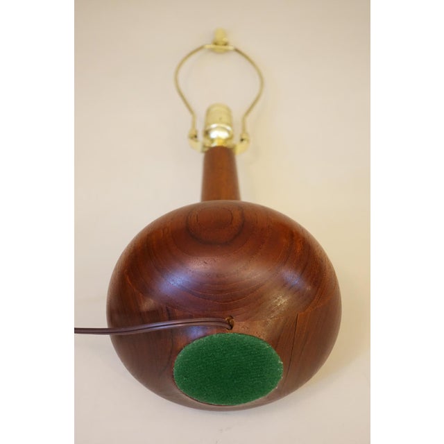 1960s Danish Mid Century Modern Turned Staved Walnut Genie Bottle Table Lamp 1960's Unused Nos New-Old-Stock Dansk For Sale In Los Angeles - Image 6 of 7