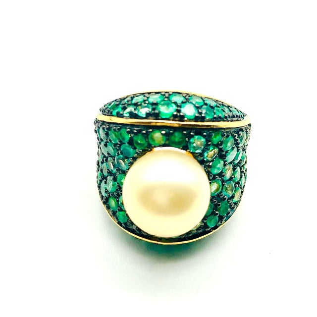 Gemstone Bochic "Orient" Natural Emerald & South Sea Pearl Ring Set In 18K Gold & Silver For Sale - Image 7 of 18