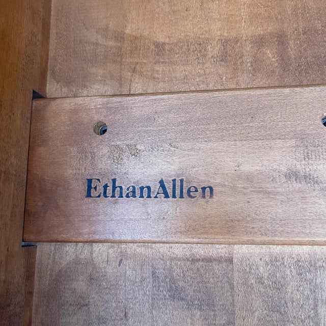 Wood 1980s Ethan Allen Heirloom Collection Solid Maple Traditional Queen Anne Oval Coffee Table (10-8031 Nutmeg) For Sale - Image 7 of 10