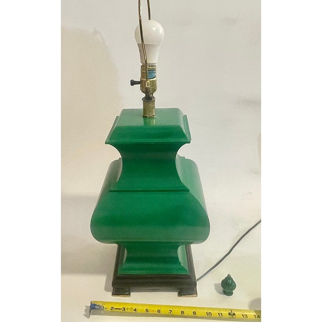 Vintage Chinoiserie Emerald Green Lacquer Metal Tea Caddy Table Lamp With Chiffon Shade For Sale - Image 4 of 9