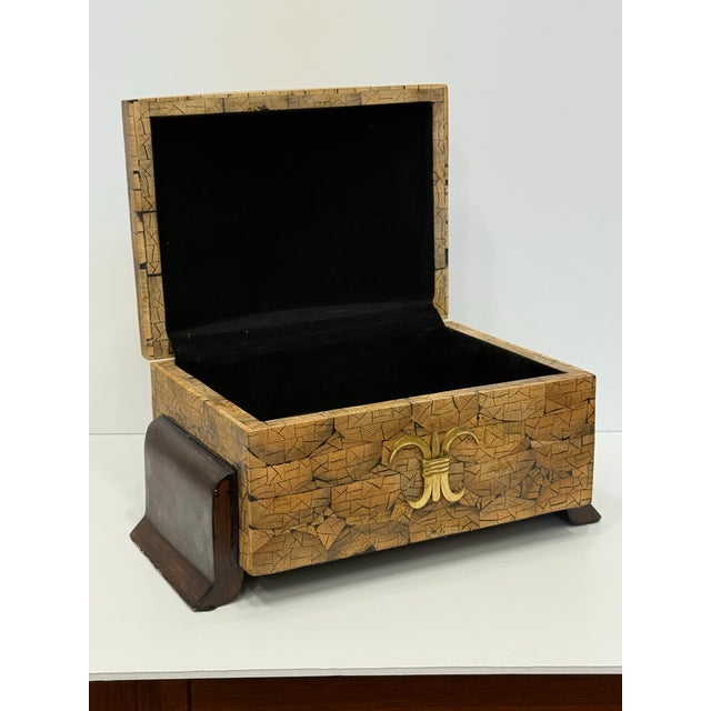 Vintage 1980's Coconut Shelf Maitland Smith Decorative Box For Sale In Miami - Image 6 of 7