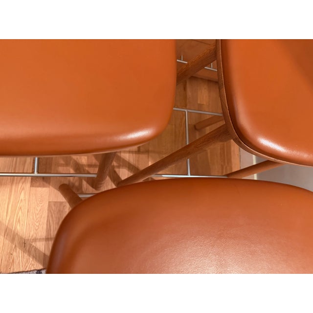 Møbel Copenhagen Cuba Bar Stools – Set of 3 – Solid Oak & Leather – Excellent Condition For Sale - Image 11 of 17