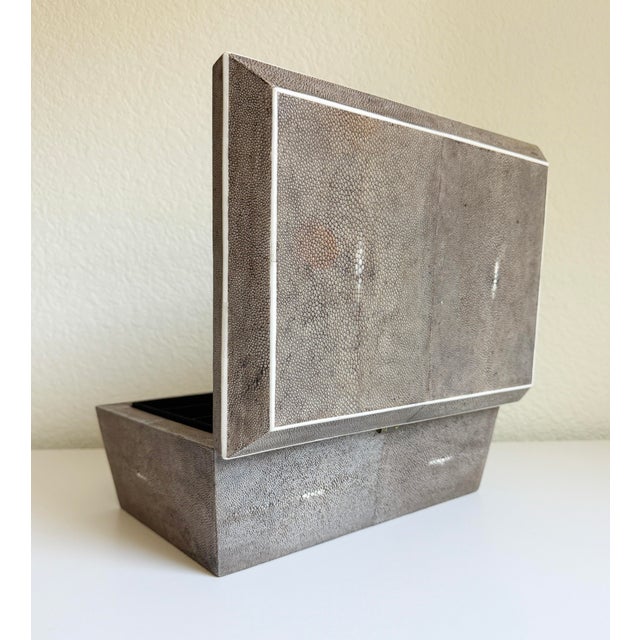 Large R & Y Augousti Shagreen Box With Bone Inlay, Late 20th Century For Sale - Image 16 of 18