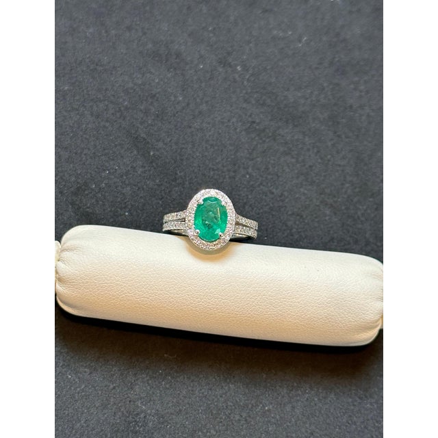 2.5 Carat Oval Natural Zambian Emerald & 2 ct Diamond Ring 14 Karat White Gold For Sale - Image 10 of 18