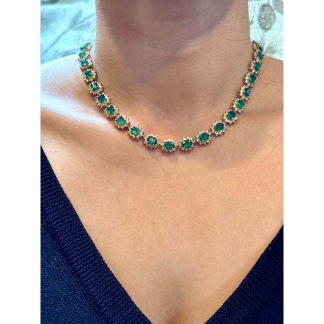 35 Ct Oval Shape Natural Zambian Emerald & 20 Carat Diamond Necklace , 17 Inch For Sale - Image 14 of 18
