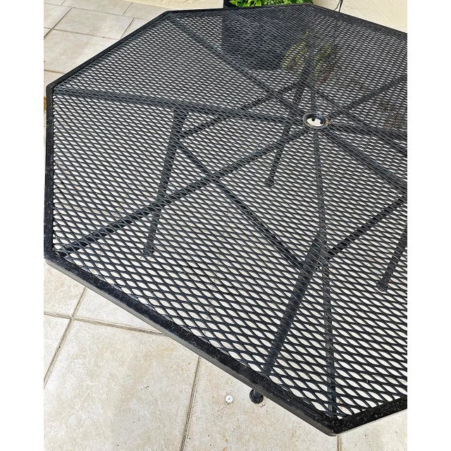 Russell Woodard Vintage Woodard Attributed Octagonal Metal Mesh Patio Dining Table For Sale - Image 4 of 8