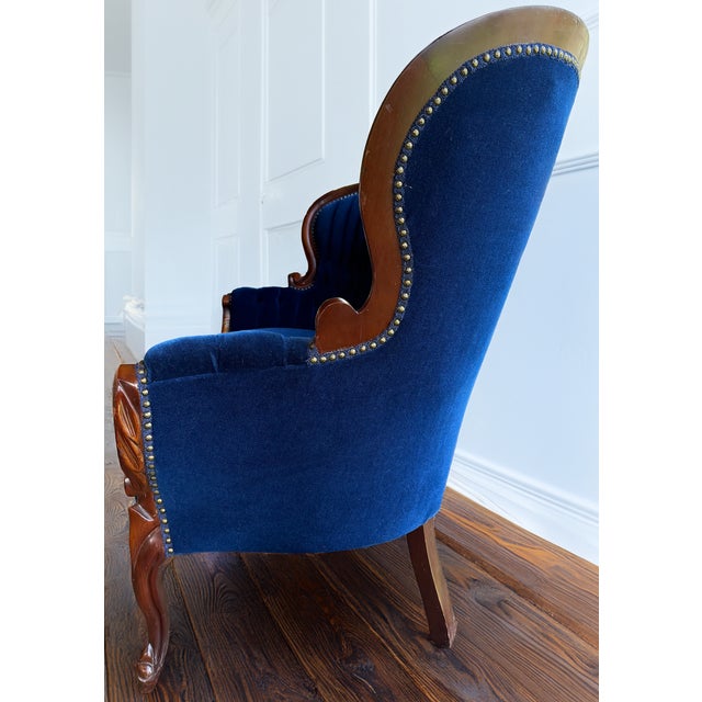Victorian Mid 20th Century Victorian Settee Sofa For Sale - Image 3 of 5
