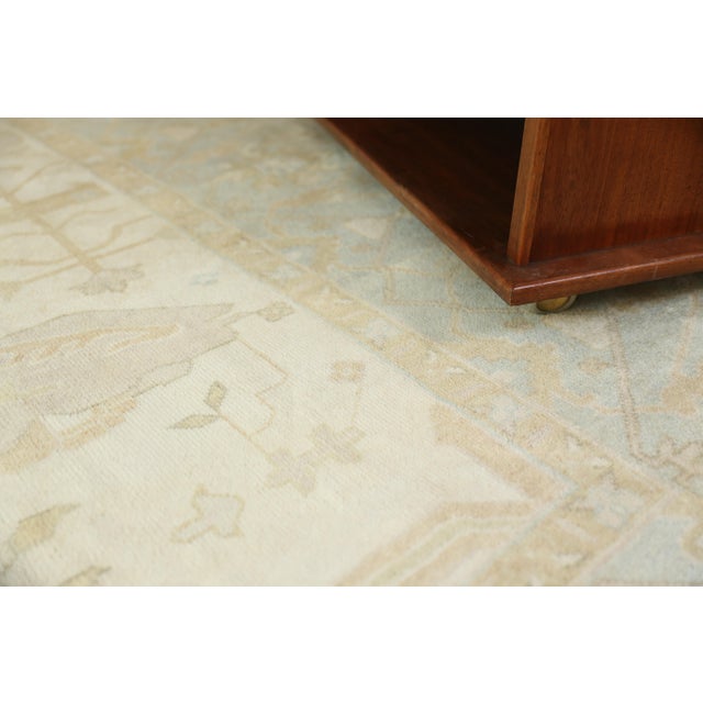 Exquisite Rugs Oushak Hand knotted Wool Ivory/Blue Rug-9'x12' For Sale - Image 9 of 10