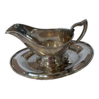 Mid 20th Century Sterling Silver Gravy Boat and Underplate For Sale