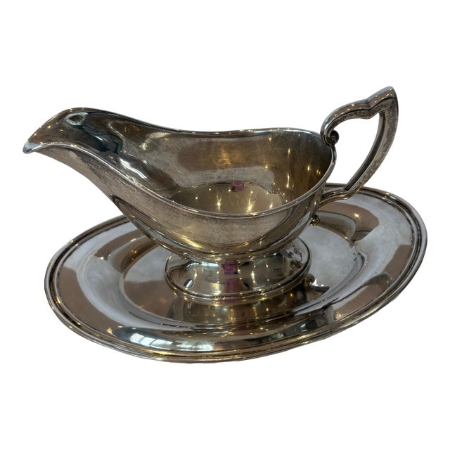 Mid 20th Century Sterling Silver Gravy Boat and Underplate For Sale