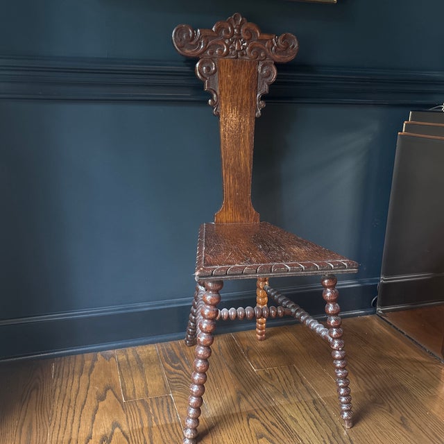 Traditional 18th Century Antique Carved Hall Chair For Sale - Image 3 of 9
