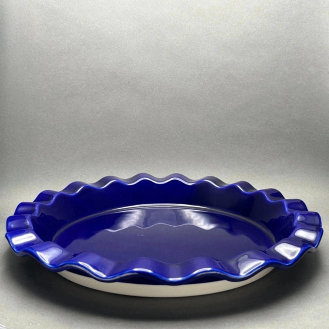 Modern Vintage 14-Inch Cobalt Blue Stoneware Ruffled Pie Dish With Scalloped Rim For Sale - Image 3 of 9