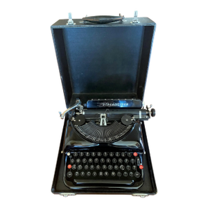 Vintage 1941 Original Remington Rand Streamliner Black Typewriter with Red Keys, Carrying Case, Serial Number
