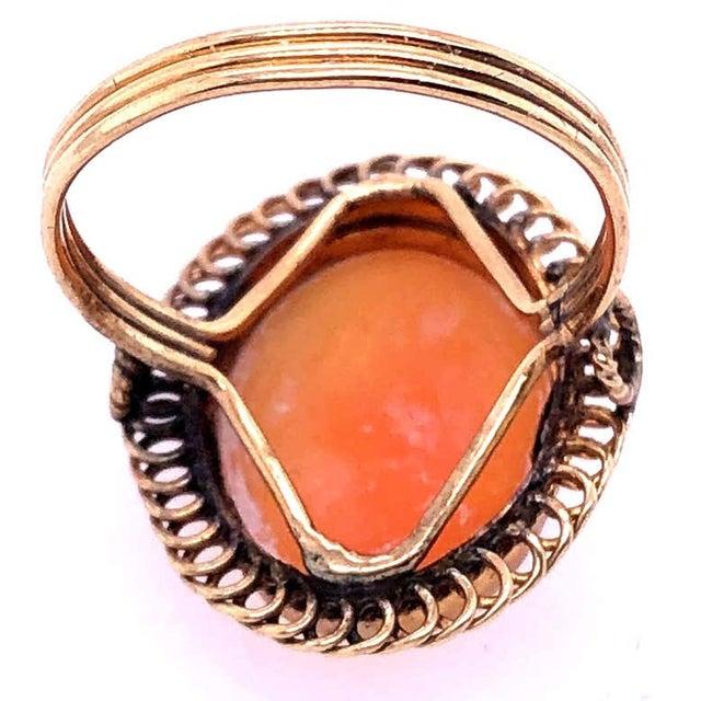 14 Karat Yellow Gold Swirl Framed Cameo Ring For Sale In New York - Image 6 of 7