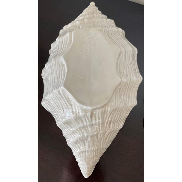Circa 1982 Palm Beach Chic Lidded Earthenware Conch Shell Tureen With Underplate & Ladle – 4 Pieces For Sale - Image 16 of 18