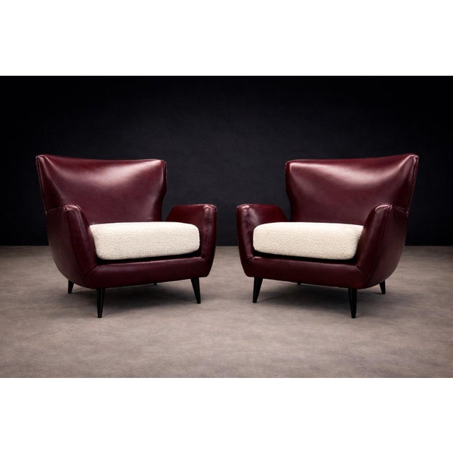 Burgundy Pair of Brazilian Modernist Armchairs in Hardwood, Burgundy Leather & Bouclé by Carlo Hauner, 1950s – Lot 466 For Sale - Image 8 of 15