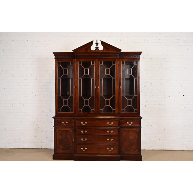 Late 20th Century Stickley Chippendale Carved Flame Mahogany Lighted Breakfront Bookcase Cabinet For Sale - Image 12 of 12