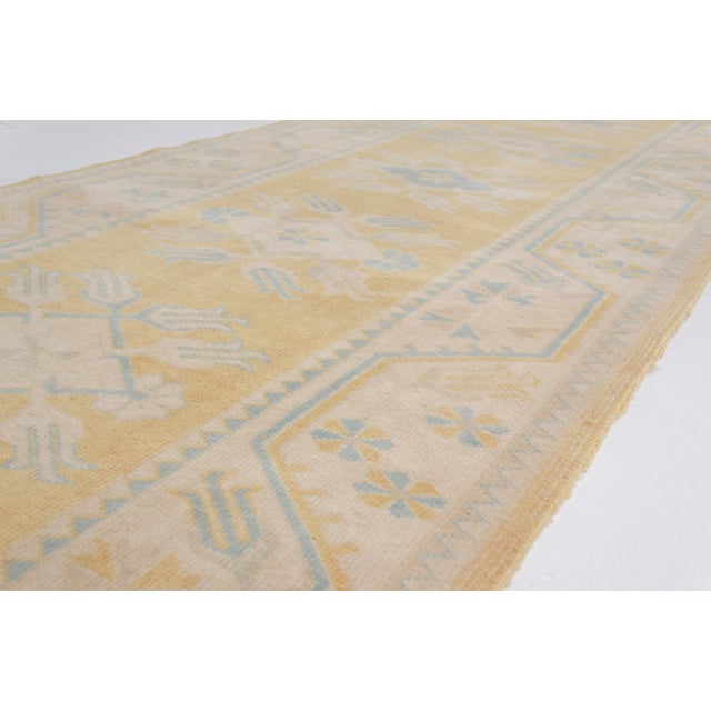 Turkish 1950s Neutral Distressed Rug for Large Spaces For Sale - Image 3 of 11