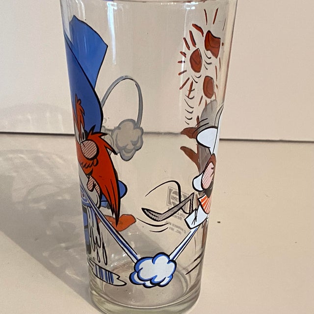 1976 Loony Tunes Yosemite Sam and Speedy Gonzales "Panning for Gold" Collectors Series Glass For Sale In Sacramento - Image 6 of 7