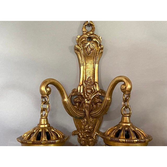 French 1980 Louis XVI Gold Bronze Amber Crystal Wall Lamp Sconce - 1 Pc For Sale - Image 3 of 18