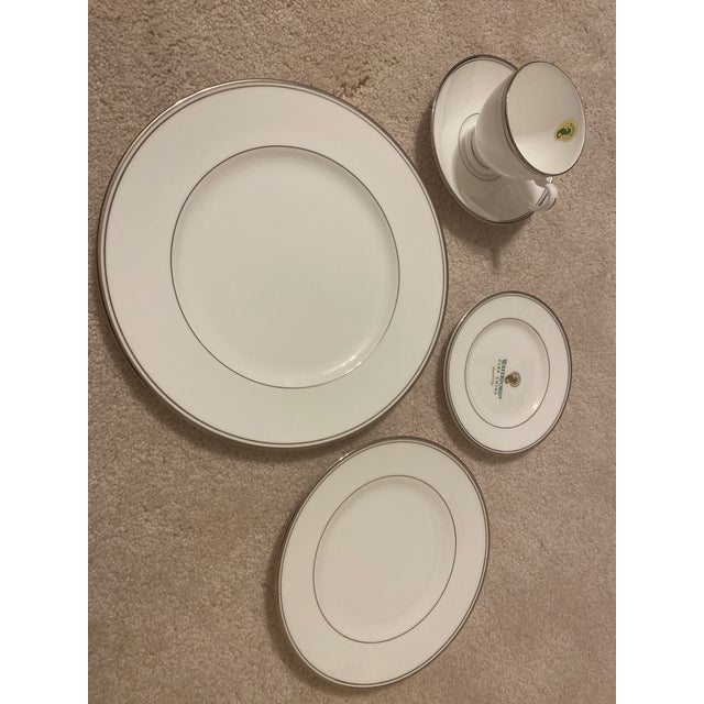 Waterford Kilbarry Platinum Fine China 5 Piece Place Settings 4 Sets- 20 Pieces New in Box Late 20th Century For Sale - Image 10 of 11