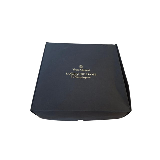 La Grande Dame Champagne Glasses by Veuve Clicquot, 2000, Set of 2 For Sale - Image 6 of 8