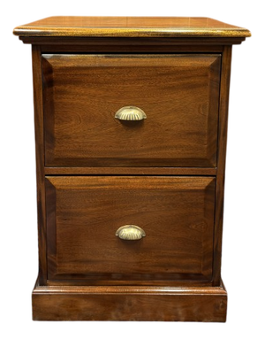 English Chest of Drawers in Mahogany