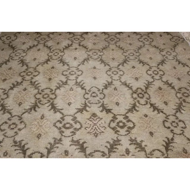 1950s Vintage Mid-Century Gray Kilim Rug Solid Striped Pattern For Sale - Image 5 of 6