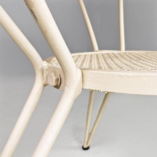 Metal Mid-Century Italian Modern White Iron Round Garden Table with Flower Decor, 1960 For Sale - Image 7 of 14