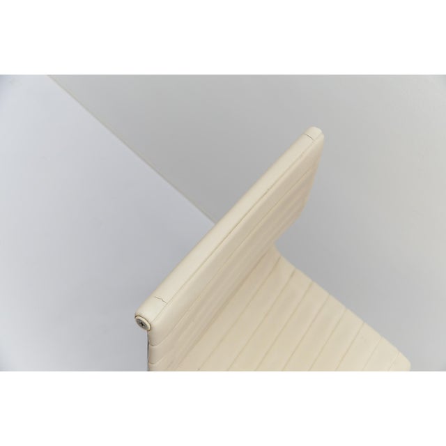 White Vintage EA 105 Aluminum Chairs by Charles & Ray Eames for Vitra, 1970s, Set of 2 For Sale - Image 8 of 18