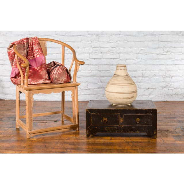 19th Century Chinese Qing Dynasty 19th Century Low Kang Dark Brown Lacquered Cabinet For Sale - Image 5 of 12