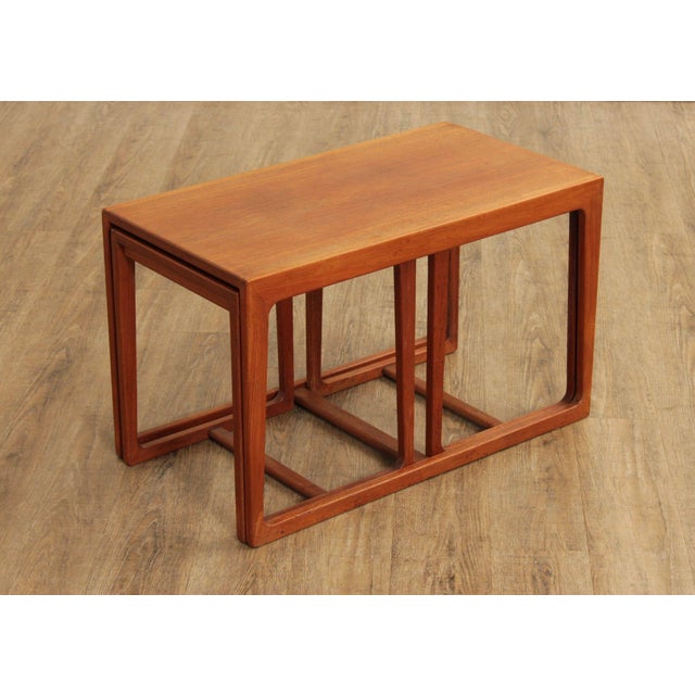 High Quality Vintage Teak Nesting Coffee Table with Pair of Side Tables