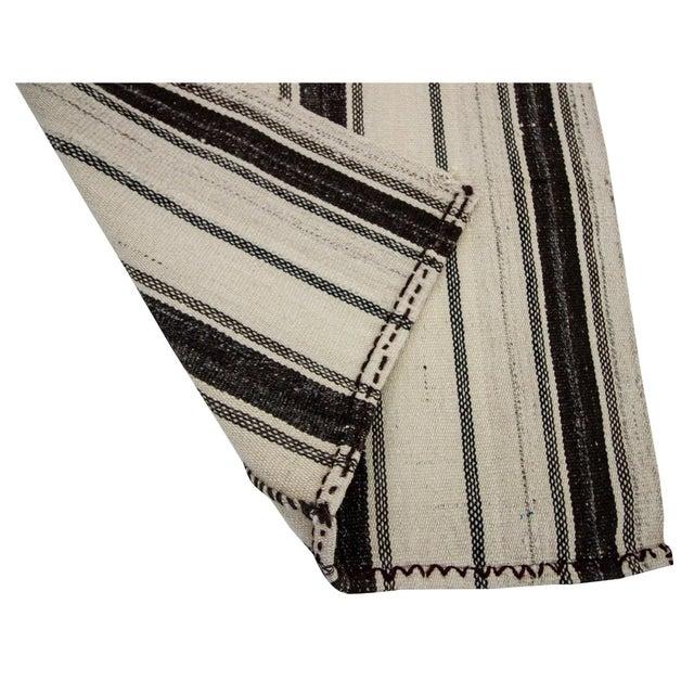 Mid 20th Century 1960s Vintage Striped Turkish Kilim Rug- 2′6″ × 5′6″ For Sale - Image 5 of 7