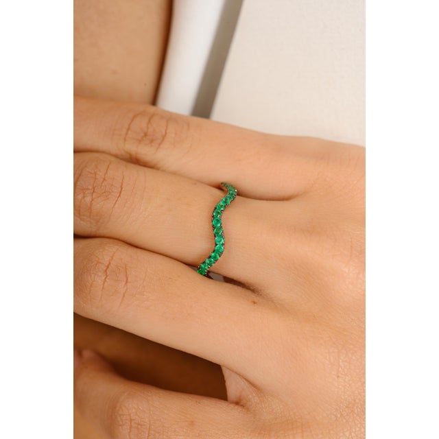 Zambian Emerald Stackable Wave Band Size 6.5 in 14k Solid Gold For Sale In New York - Image 6 of 12