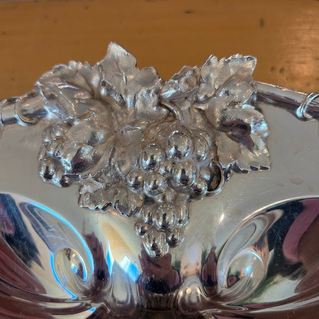 Very nice scalloped dish in excellent condition