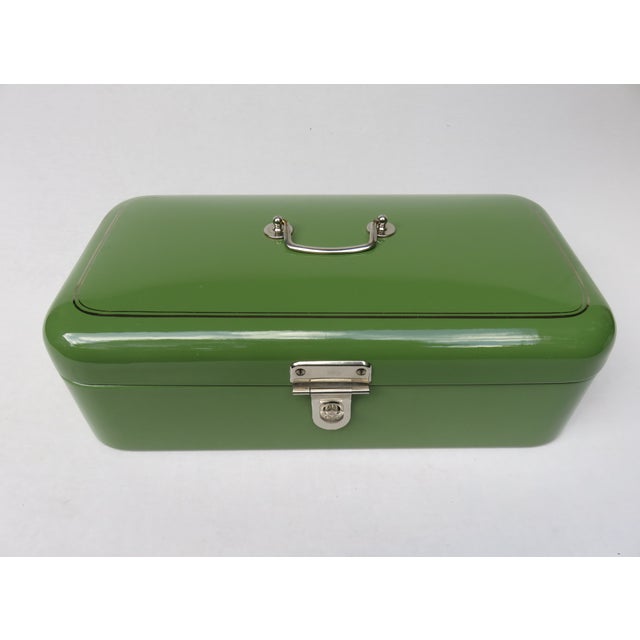Beige Art Nouveau Forest Green Enamelled Bread Box, 1890s For Sale - Image 8 of 8
