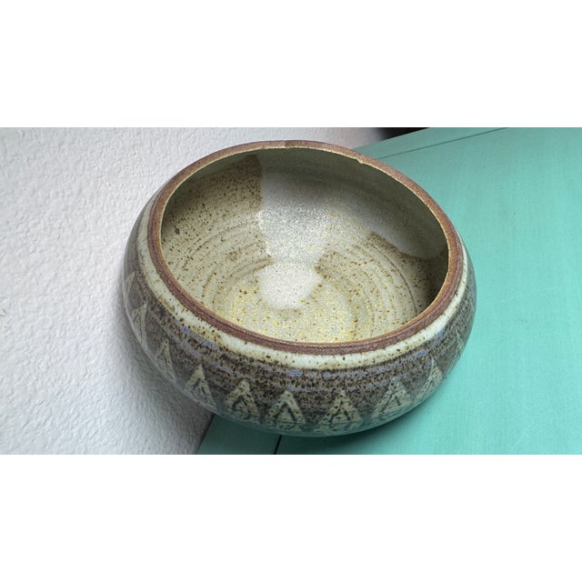 Arts and Crafts Vintage Signed O Bucher Pottery Art Bowl Pristine C1960 For Sale - Image 4 of 17