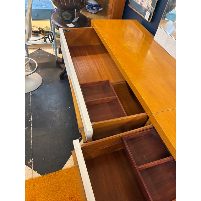 Modernage Midcentury Furniture Company New York & Miami Beach White & Maple Dresser & Mirror With Horizontal Pulls For Sale - Image 17 of 17
