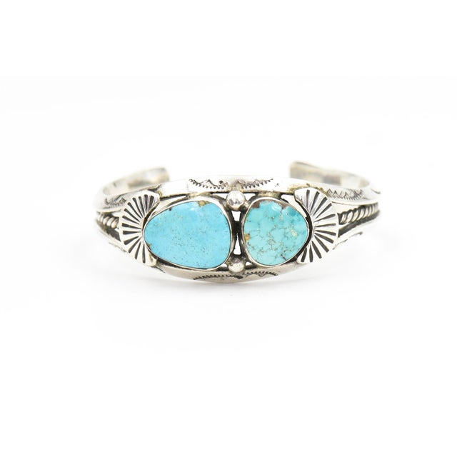 Rustic Late 20th Century Southwestern Navajo Turquoise and Sterling Silver Cuff Bracelet by Delbert Chatter For Sale - Image 3 of 11