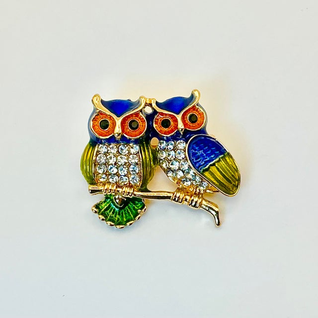 1980s Vintage Boho Chic Arts & Crafts Two Owls on a Branch Brooch. For Sale - Image 4 of 5