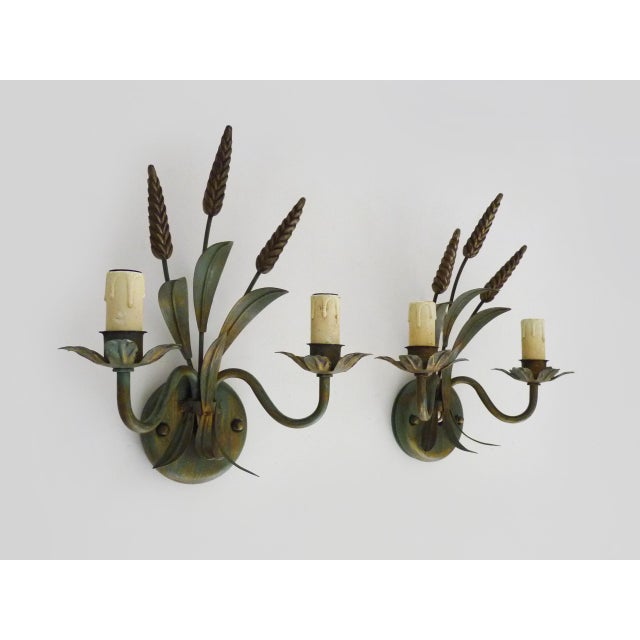 1980s Antique Wheat Sheaf Wall Sconces in Gold and Green Metal, 1980s, Set of 2 For Sale - Image 5 of 11