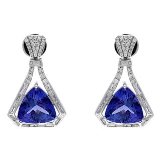 Natural Tanzanite Earring With Diamond in 18k Gold For Sale