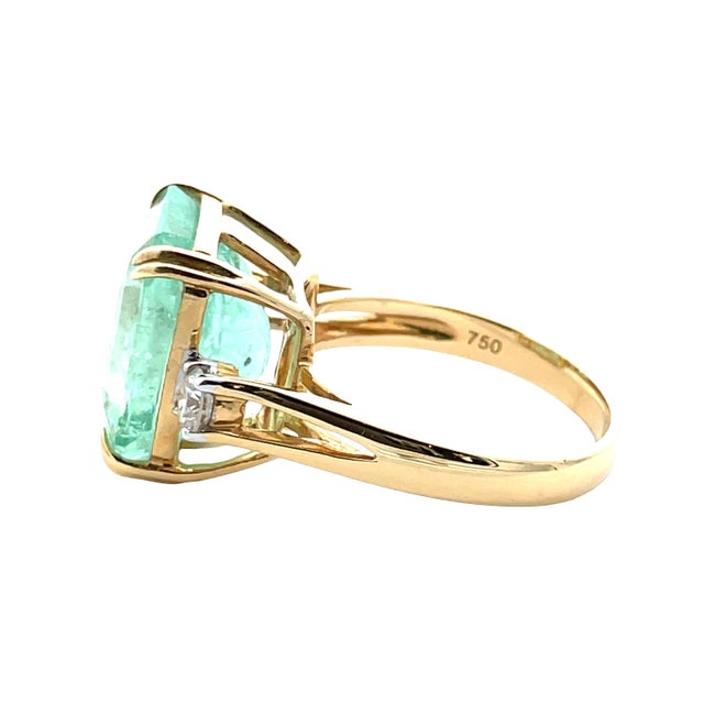 18k Heavy Yellow Gold Ring With 9.66 Carat GRS Certified Emerald and Diamonds, Size 7.75 For Sale In New York - Image 6 of 9
