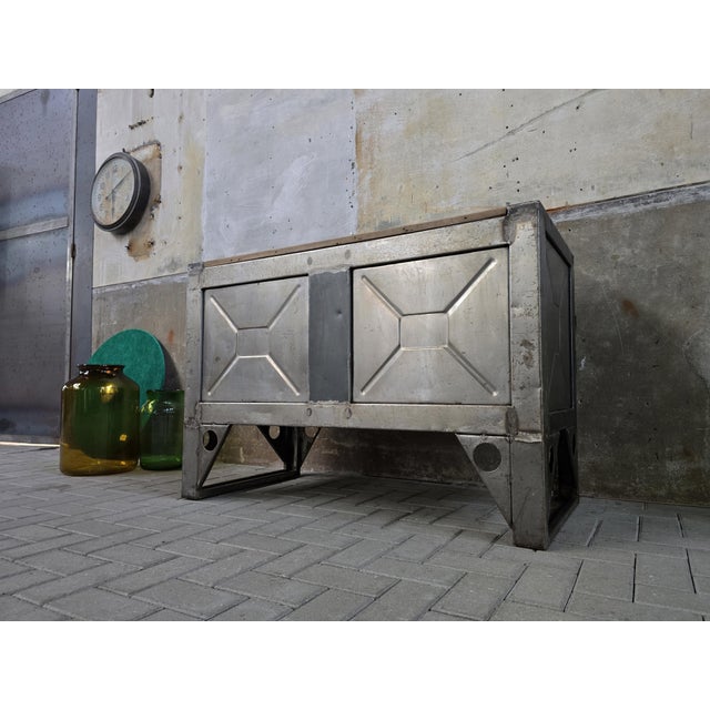 Industrial Grey Steel and Wood Chest of Drawers, 1970s For Sale - Image 17 of 18