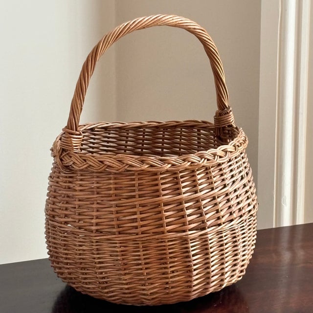 Farmhouse Mid-20th Century Round French-Style Gathering / Market Basket For Sale - Image 3 of 18