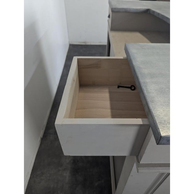 Bar Counter in Pine with Grey Patina For Sale - Image 4 of 11